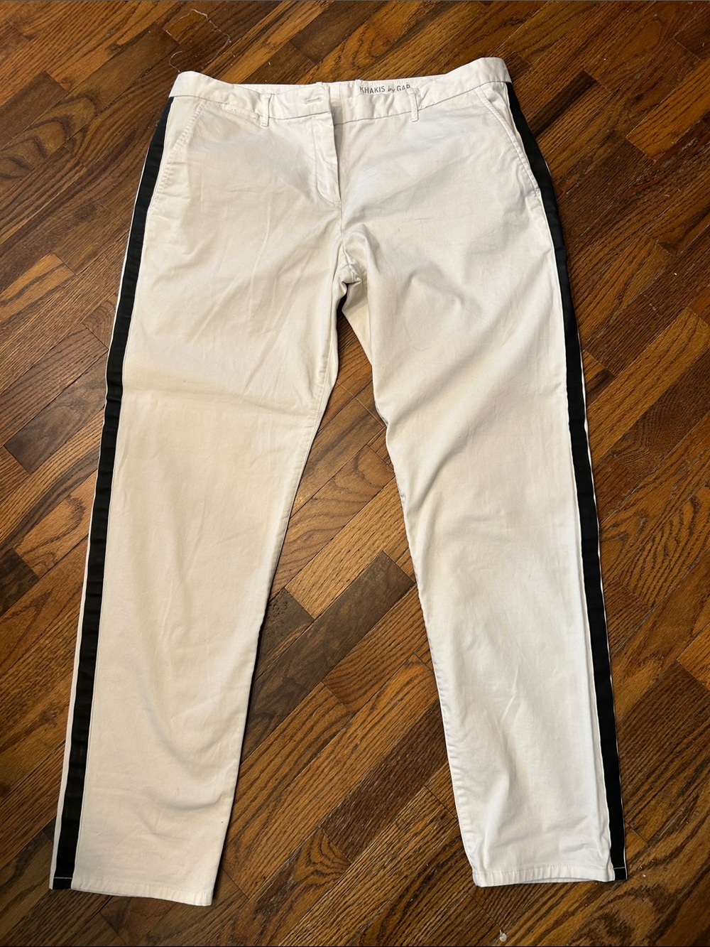 GAP White KHAKIS Women's White with Black Side Stripe,pockets & belt loops